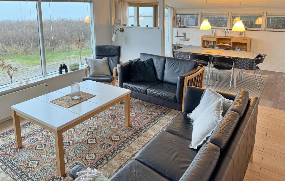 Three-Bedroom Holiday Home In Juelsminde - Housity