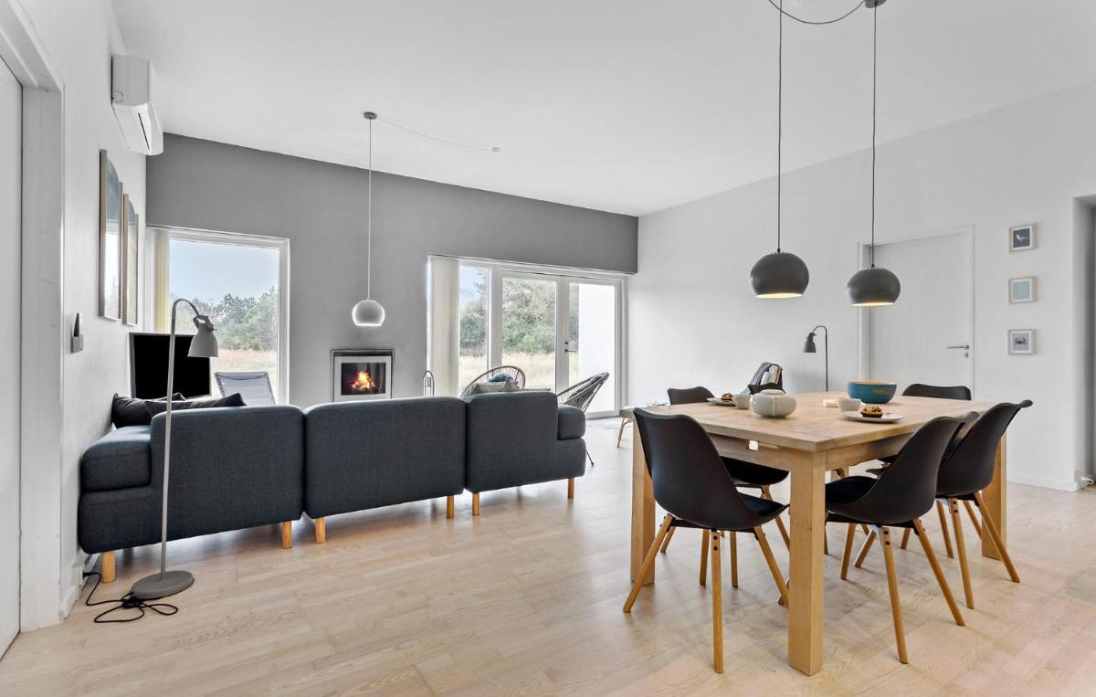 3 Bedroom Gorgeous Home In Ålbæk - Housity