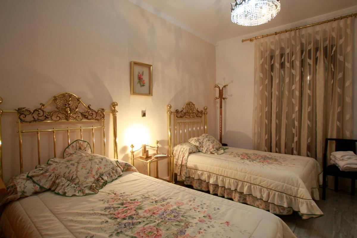 Hostal Jiménez - Housity