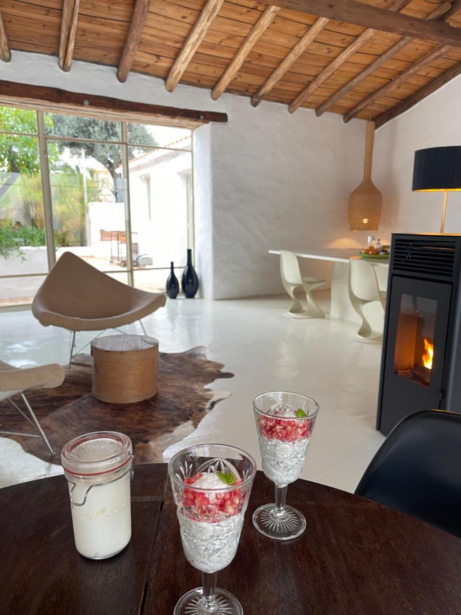 uma casa em entradas guesthouse - Housity