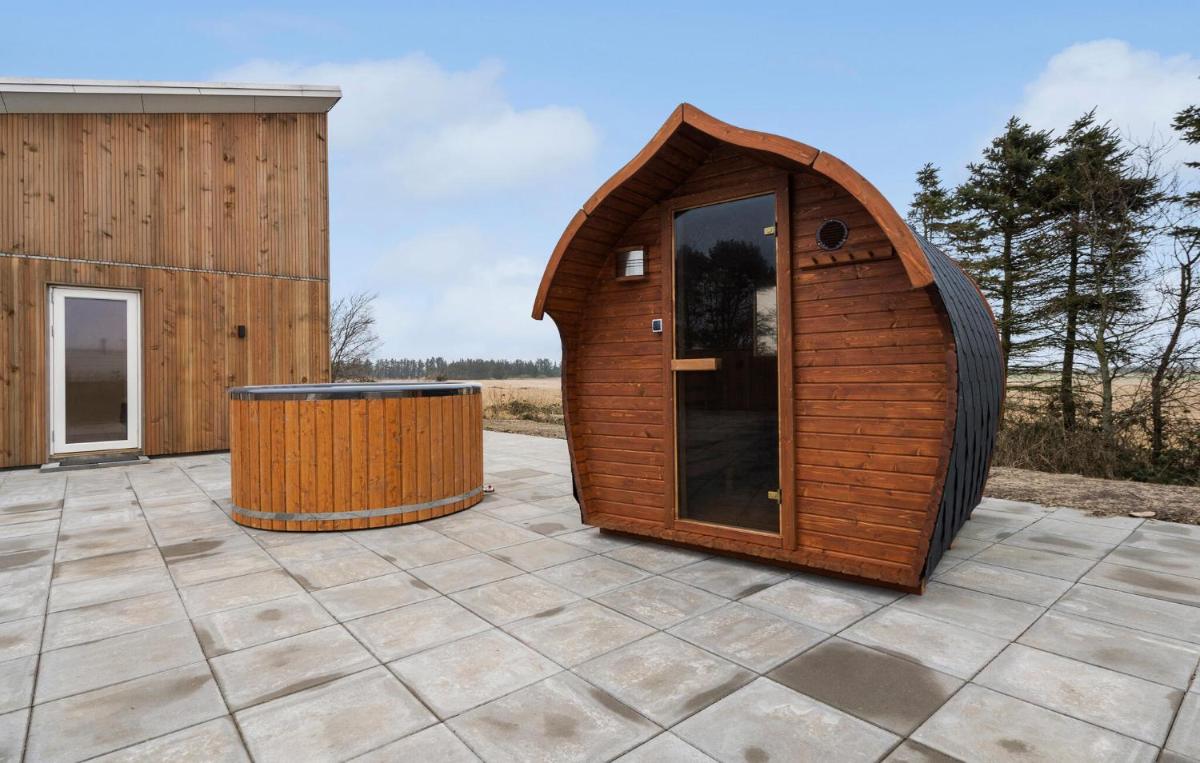 Beautiful Home In Ulfborg With Sauna - Housity