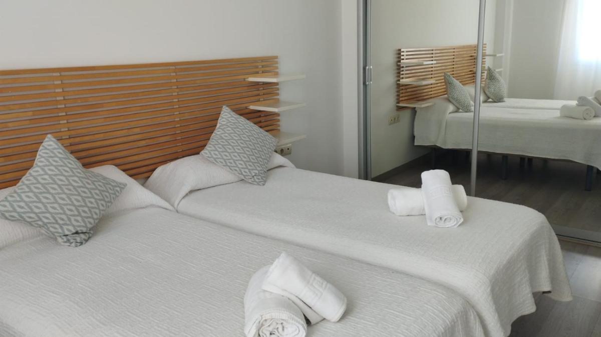 Apartamentos Apartour Bormujos - Housity