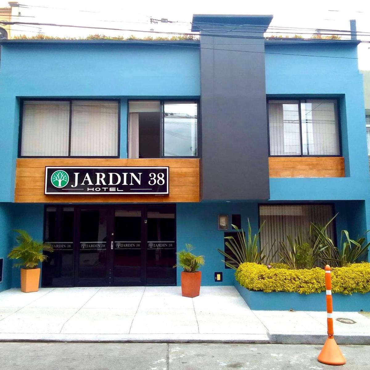Hotel Jardín 38 - Housity