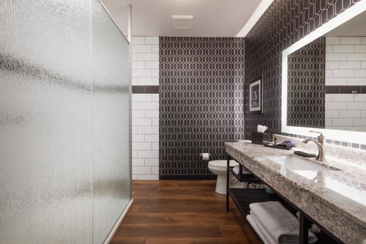 The Parker Hotel - Housity