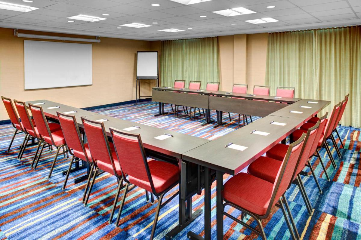 Fairfield Inn & Suites by Marriott Cape Cod Hyannis - Housity