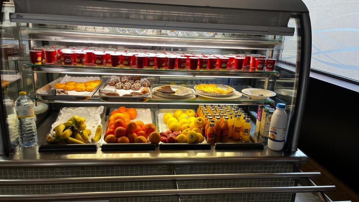 Comida en o cerca de este hotel