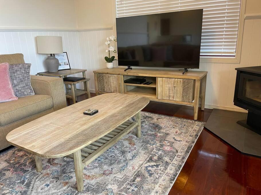 Ravensbourne Escape- Quingilli - Housity
