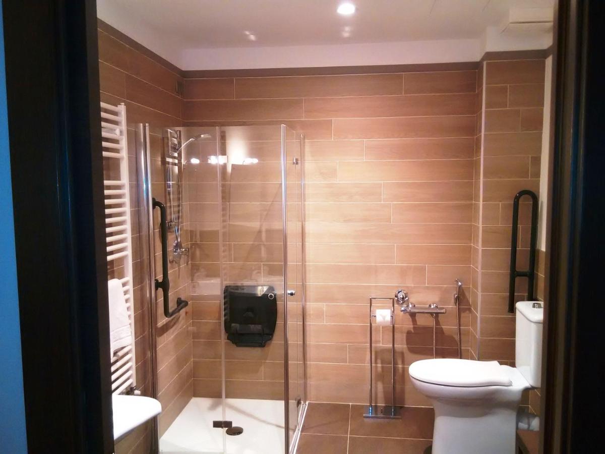 Hotel Villa Nabila - Housity
