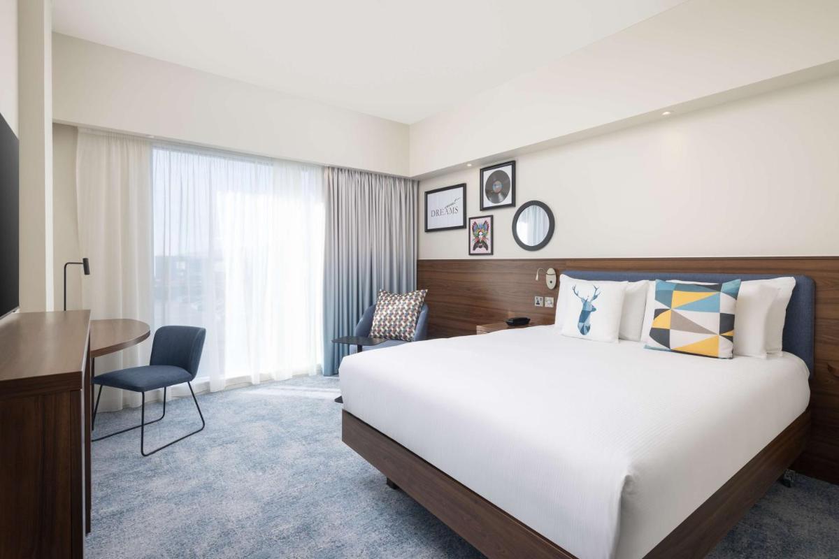Hampton by Hilton London Gatwick Airport - Housity