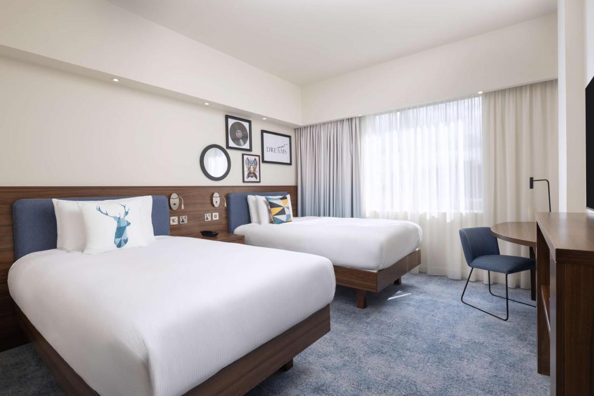 Hampton by Hilton London Gatwick Airport - Housity