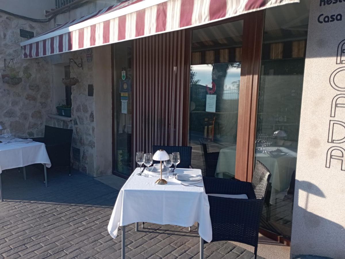 Escapada para parejas en habitación con Jacuzzi,vistas al Castillo de Trevejo y opción de cena en su restaurante - Housity