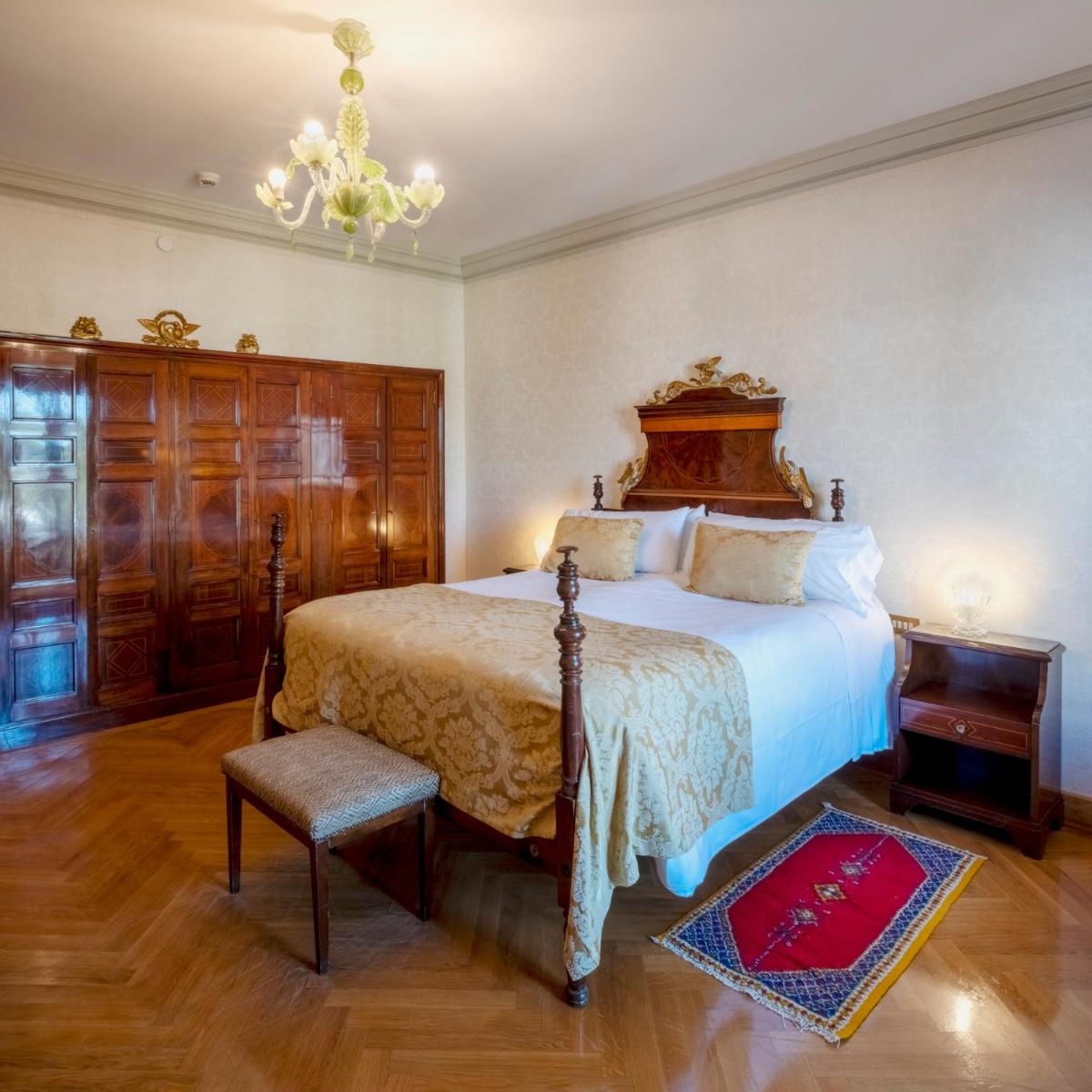 Cama o camas de una habitación en Hostal de la Gavina GL - The Leading Hotels of the World