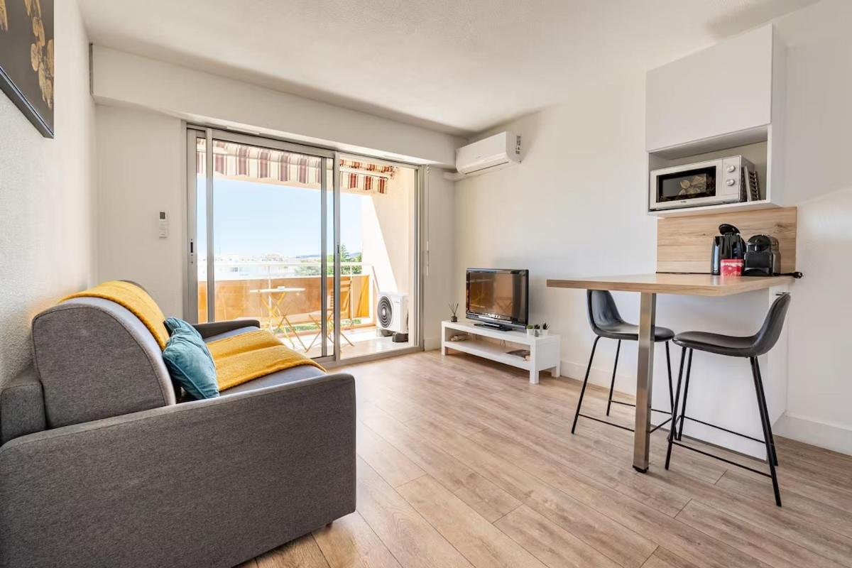 Studio Le Dolce Vita - Fréjus Plage - Tout à pied - Clim - WIFI - Balcon ensoleillé - Housity