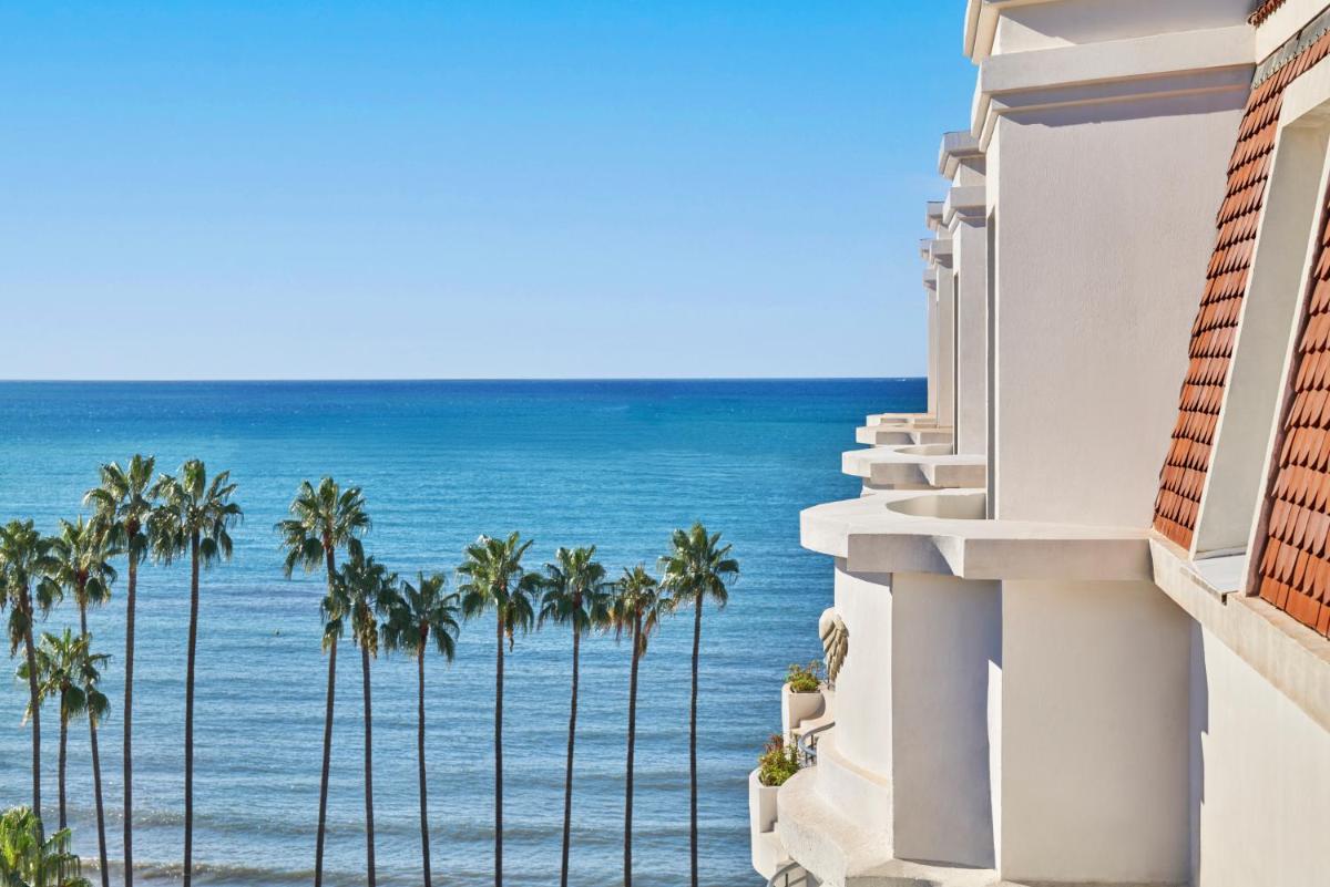 Vue générale sur la mer ou vue sur la mer prise depuis l'hôtel