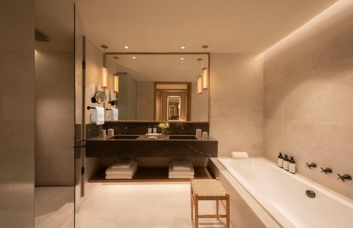Un baño de Fairmont La Hacienda Costa del Sol