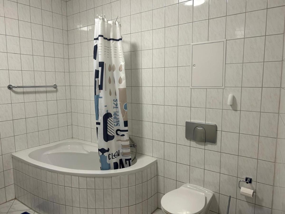 Adler 3 - Housity