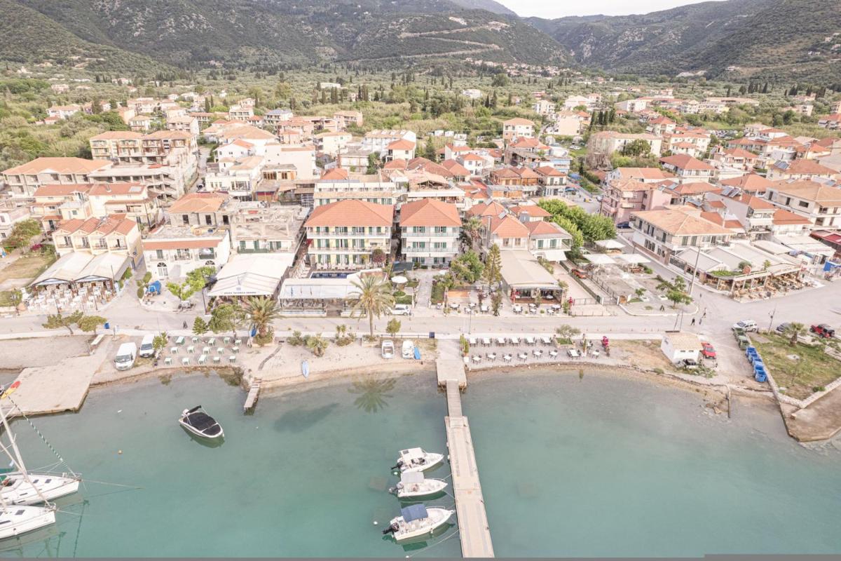 Captain's Seafront Apartments - Housity