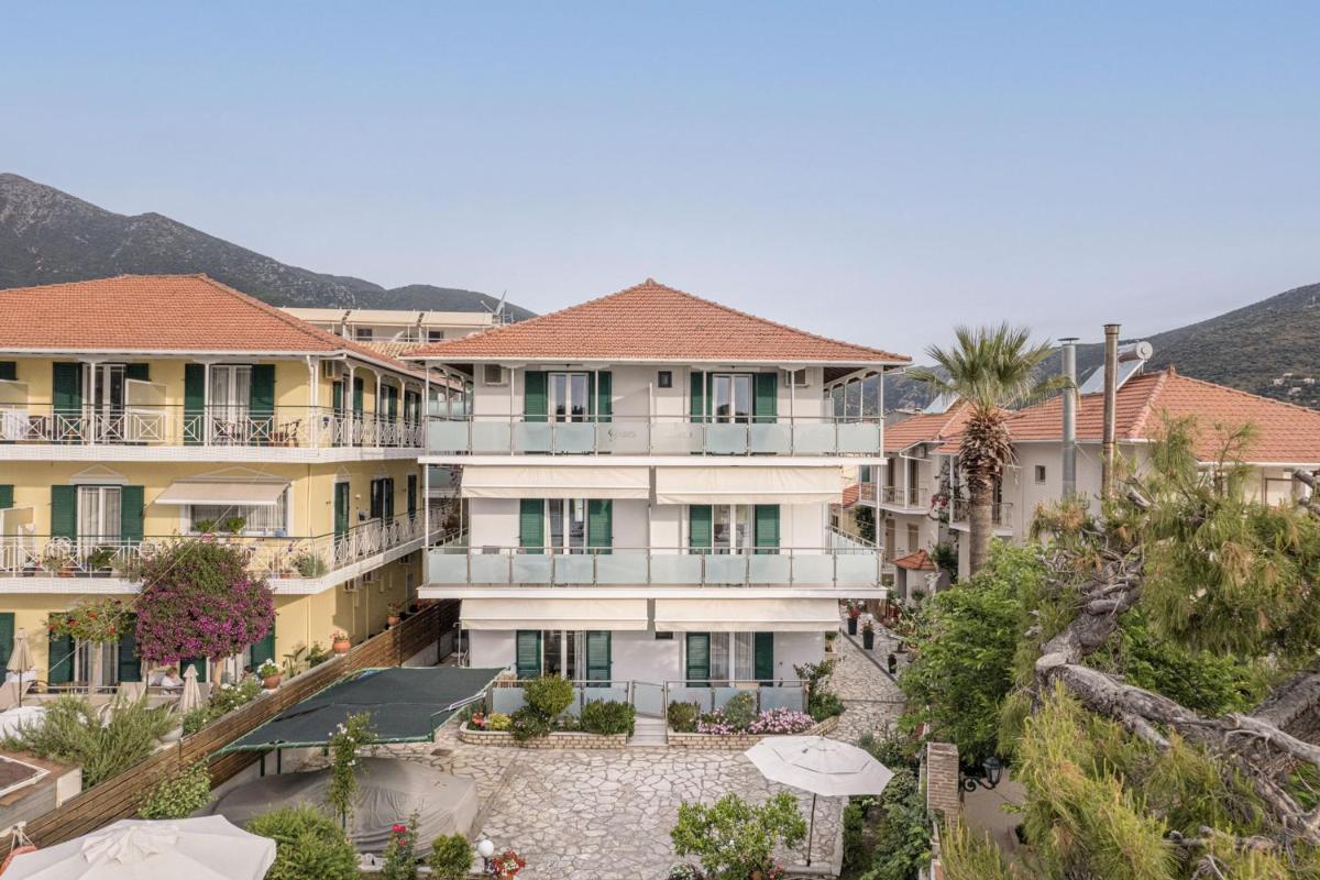 Captain's Seafront Apartments - Housity
