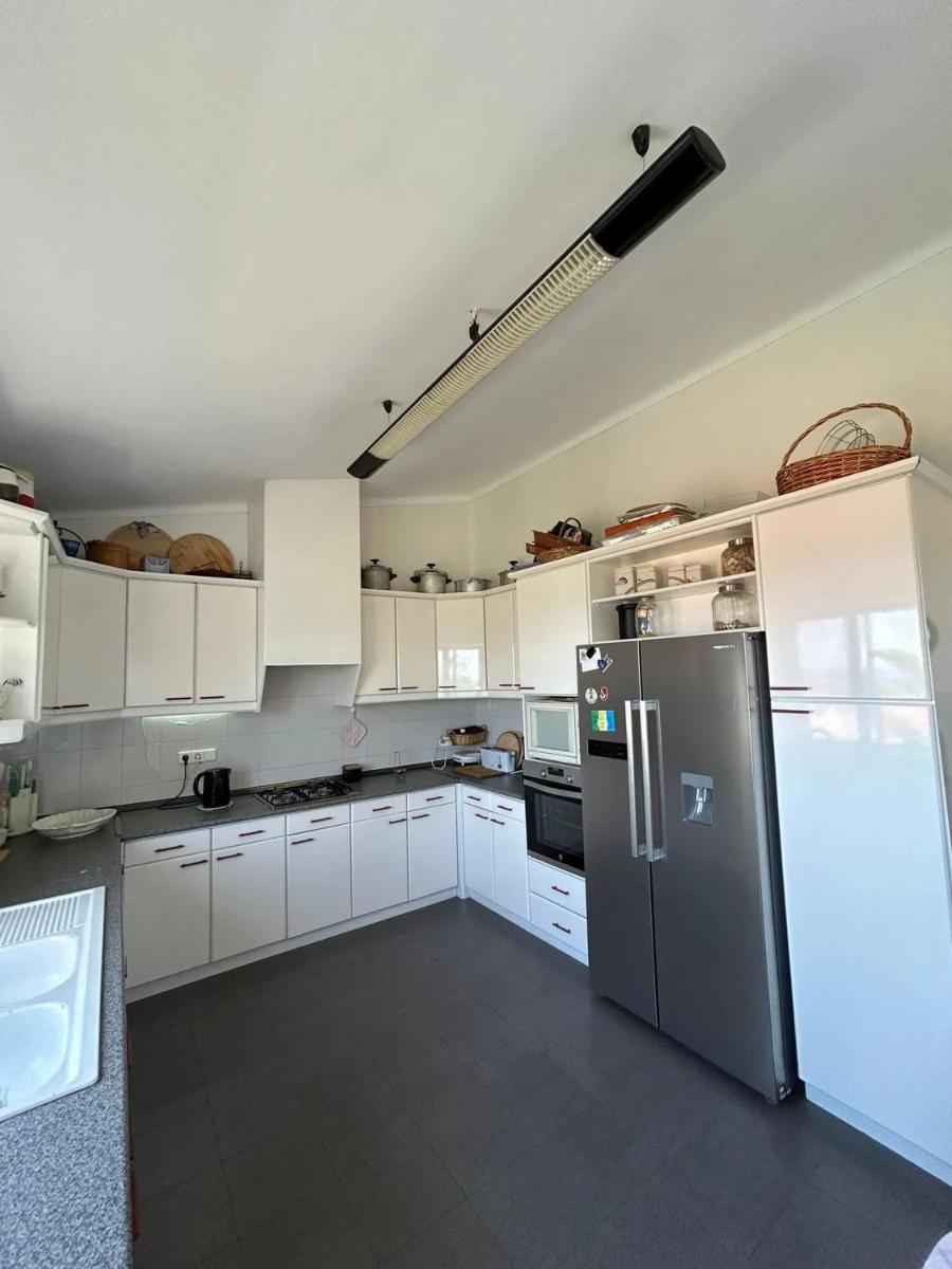 Charming house with sea view in Angra do Heroismo - Housity