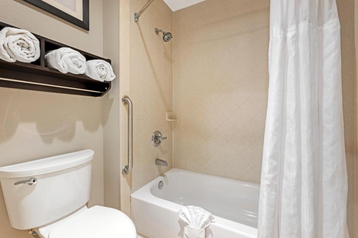 Best Western Plus Lafayette Hotel University Area - Housity