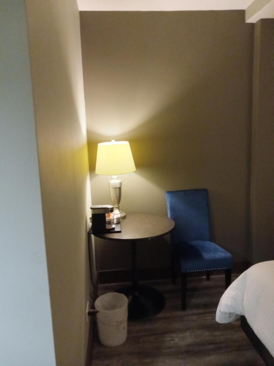 Park Lane Motor Hotel Medicine Hat - Housity