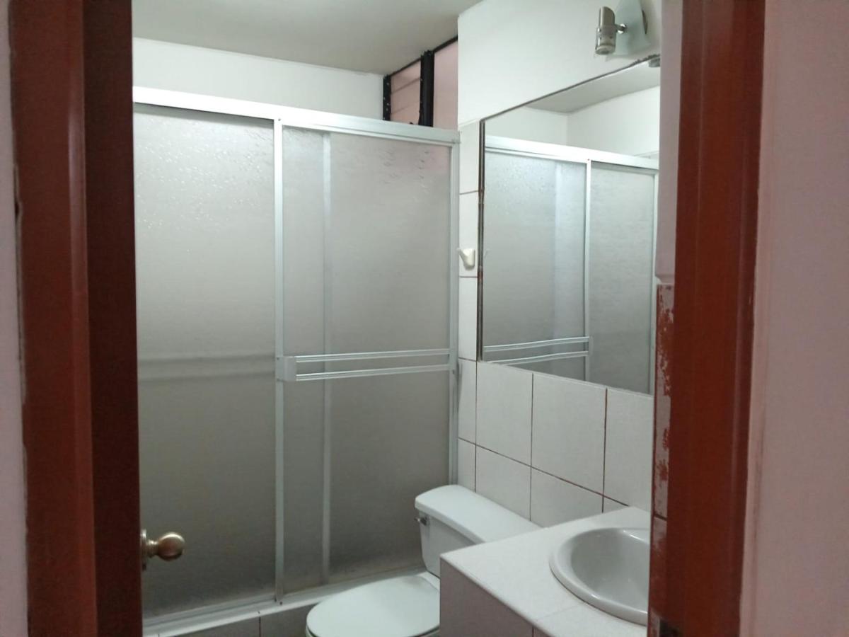 Hostal Bond - Housity