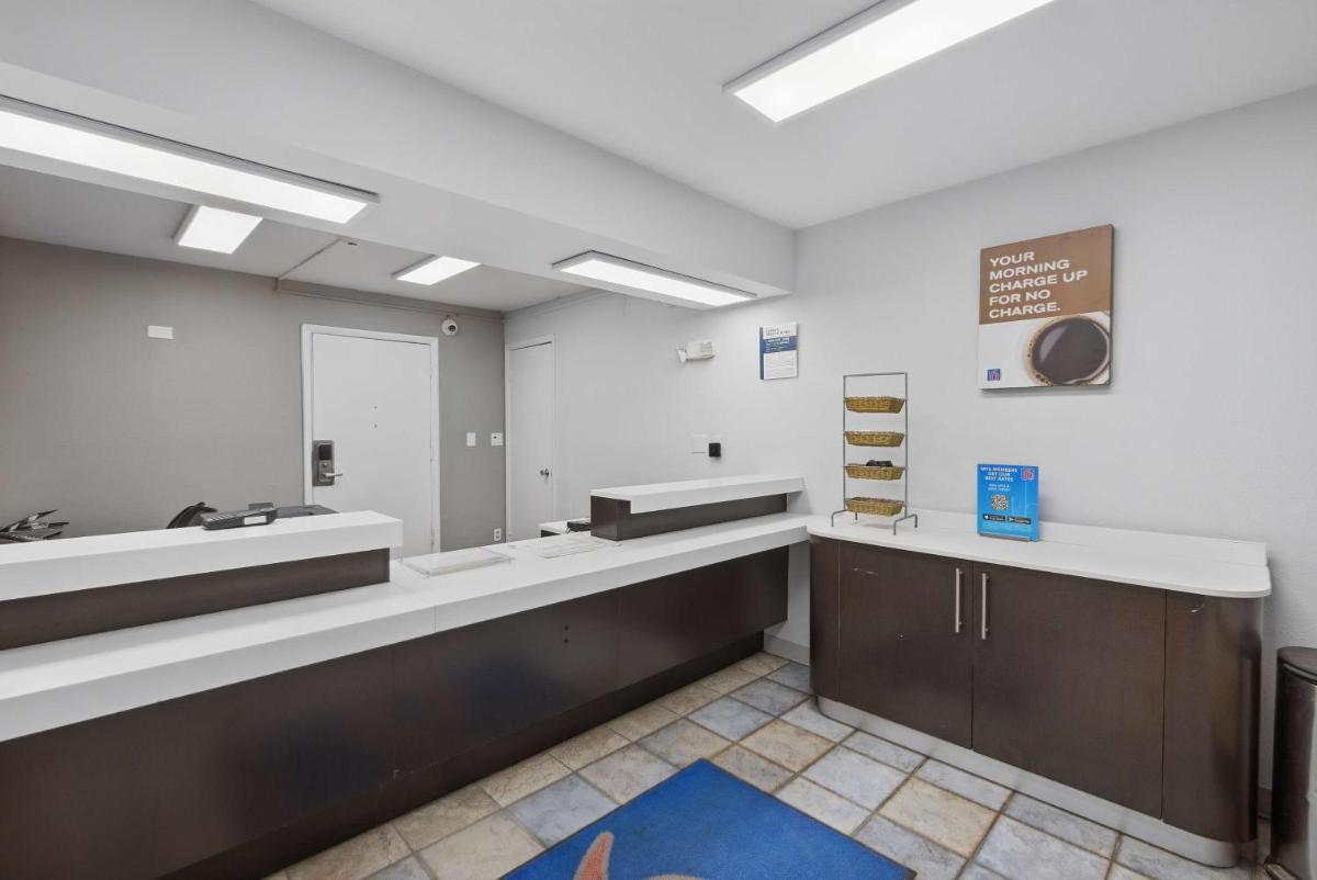 Motel 6-Normal, IL - Bloomington Area - Housity