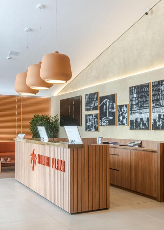Malibu Plaza Hotel - Housity