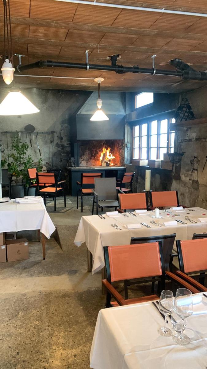 Hotel Restaurant Croix Blanche - Housity