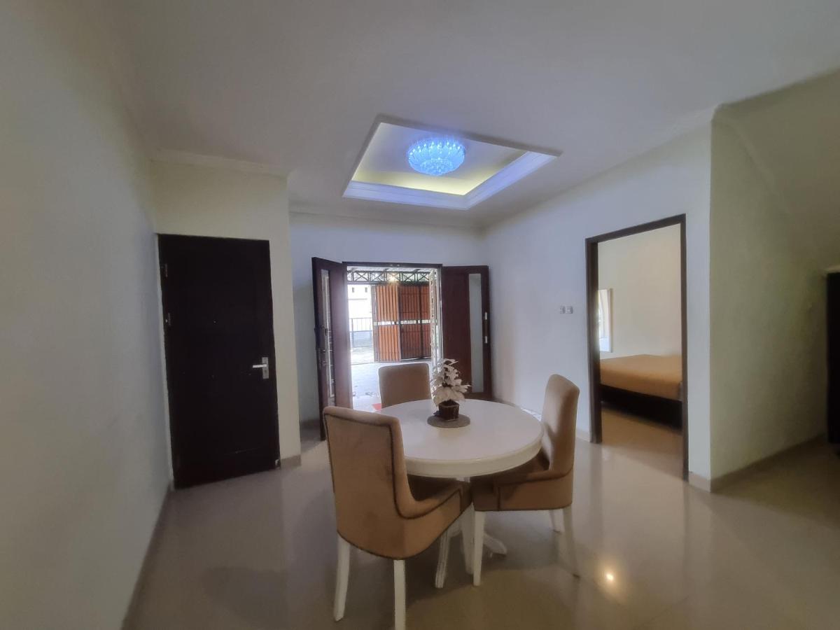 Lucky Guest House Wahid Hasyim - Housity