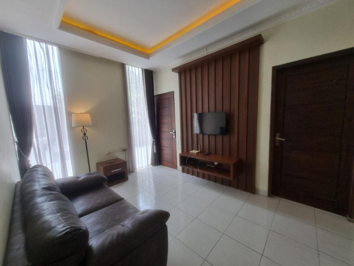 Lucky Guest House Wahid Hasyim - Housity