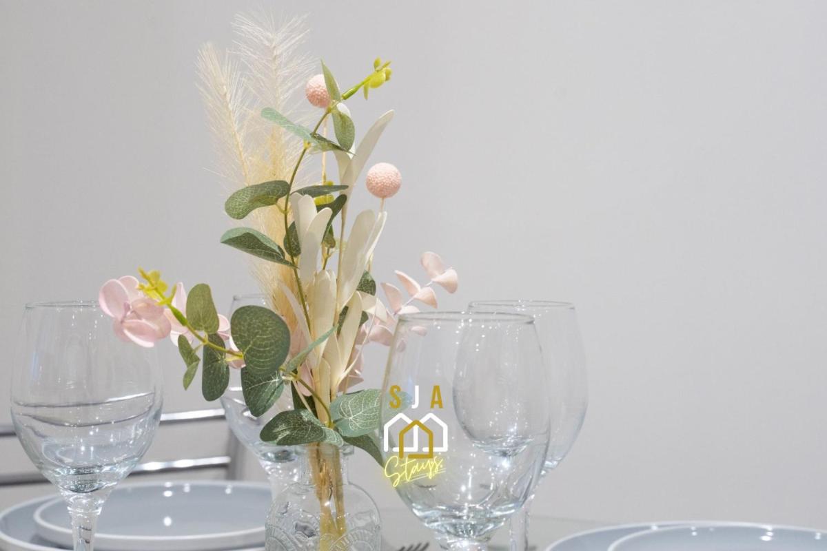 Central City Stay - 1 Bed Apartment in Aberdeen - Housity