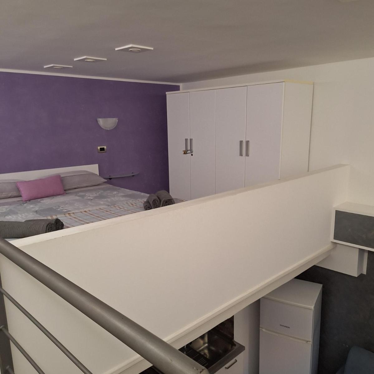 Taormina Rainbow House - Housity