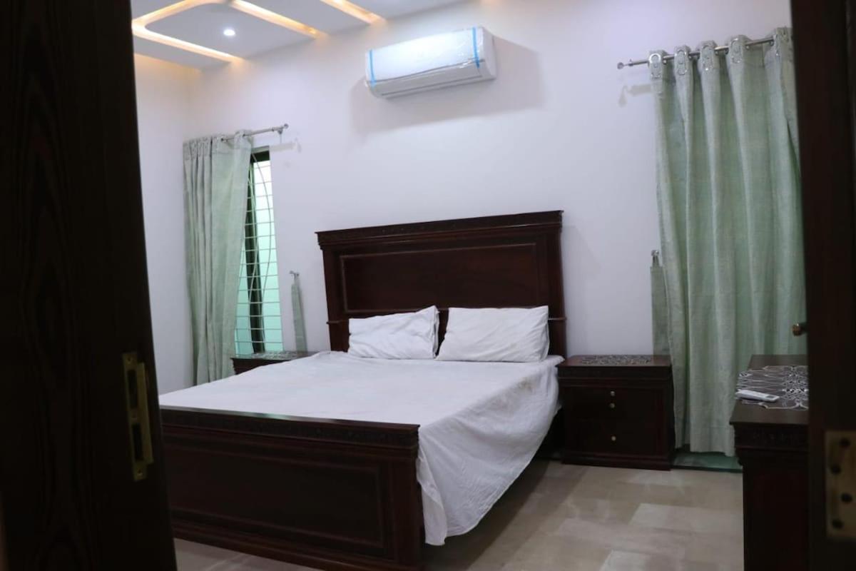 Luxury Home in Faisalabad - Housity