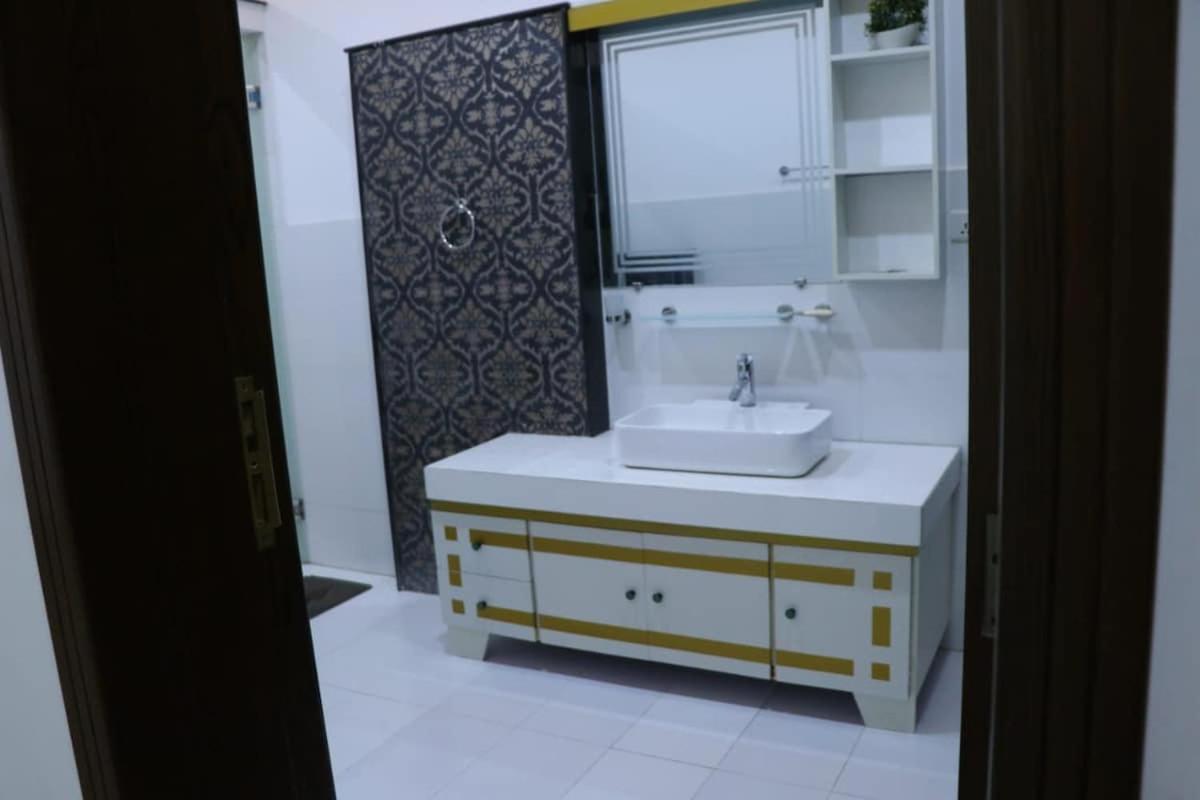 Luxury Home in Faisalabad - Housity