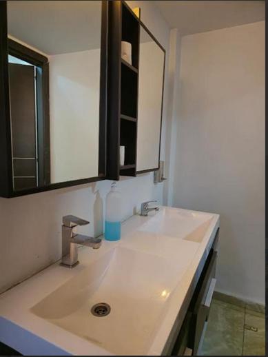 Telemly Hotel - Housity