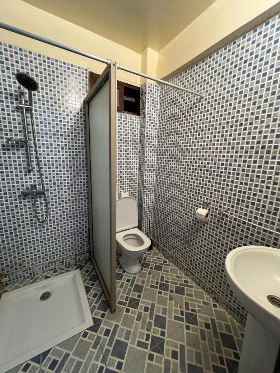 Tasra Surf and Flow - Housity