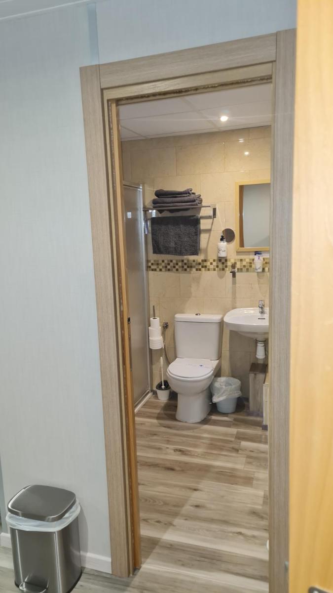 Hostal Alcazaba - Housity