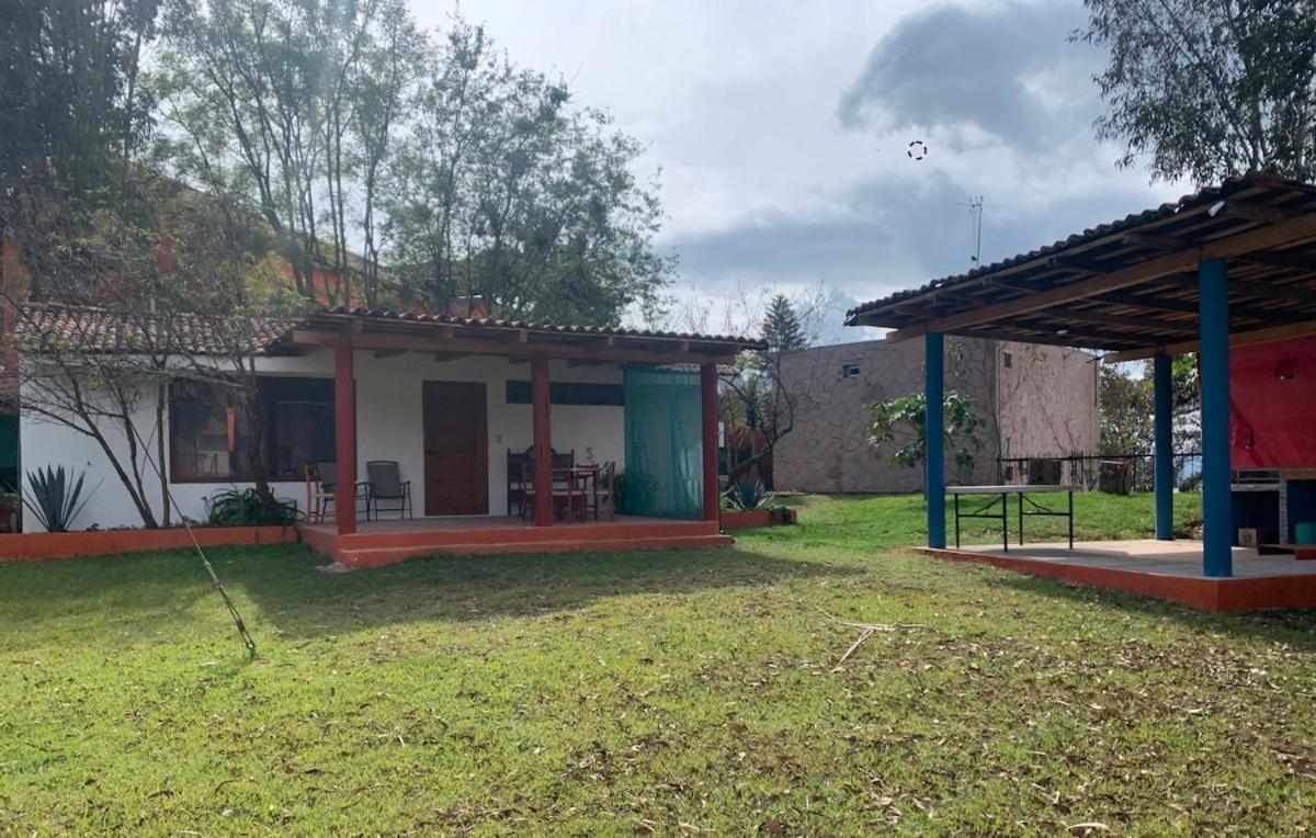 Bonita casa frente al lago - Housity