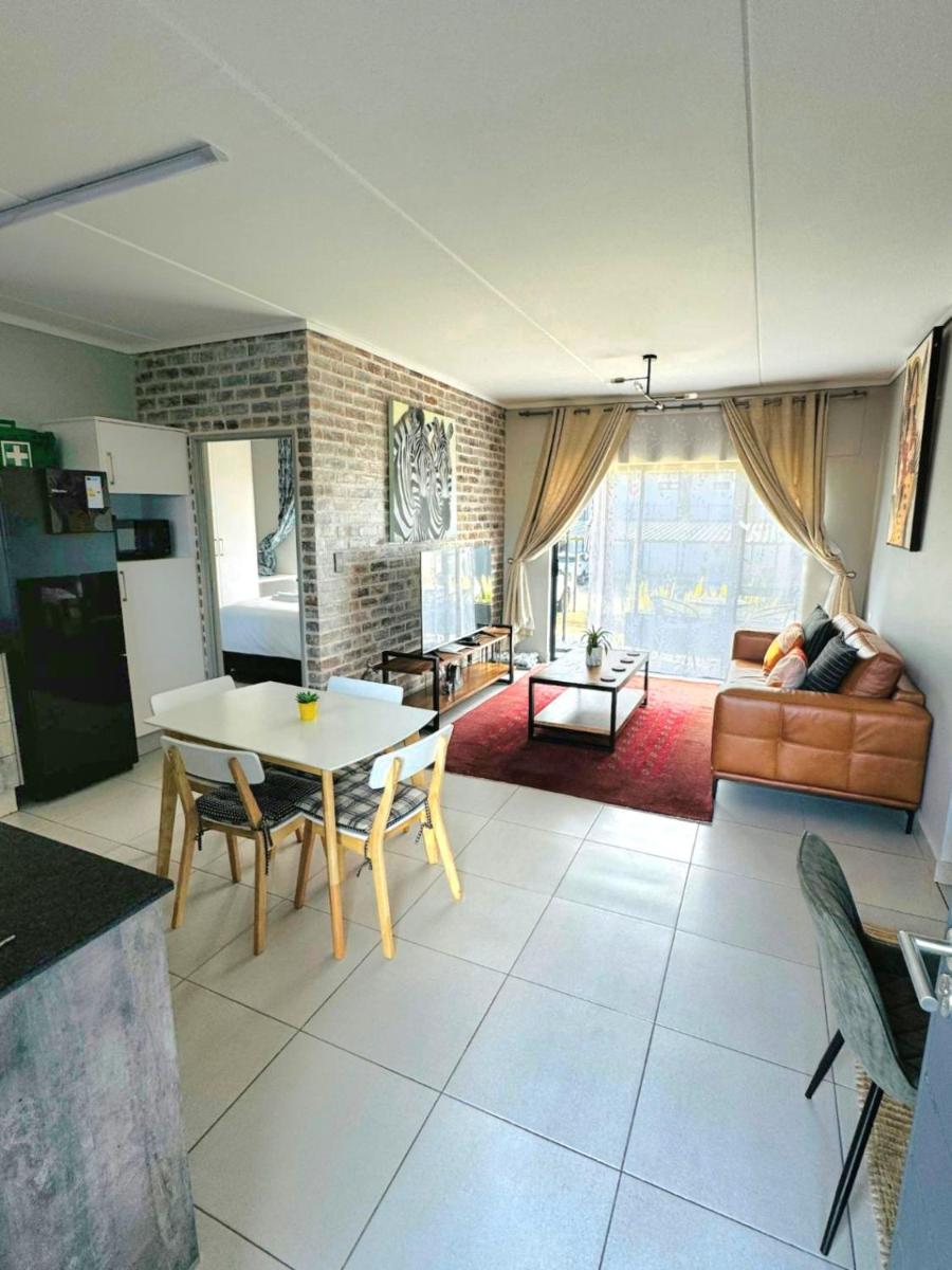 Lakhe Lethu Apartment: Green Valley Estate - Hizvo