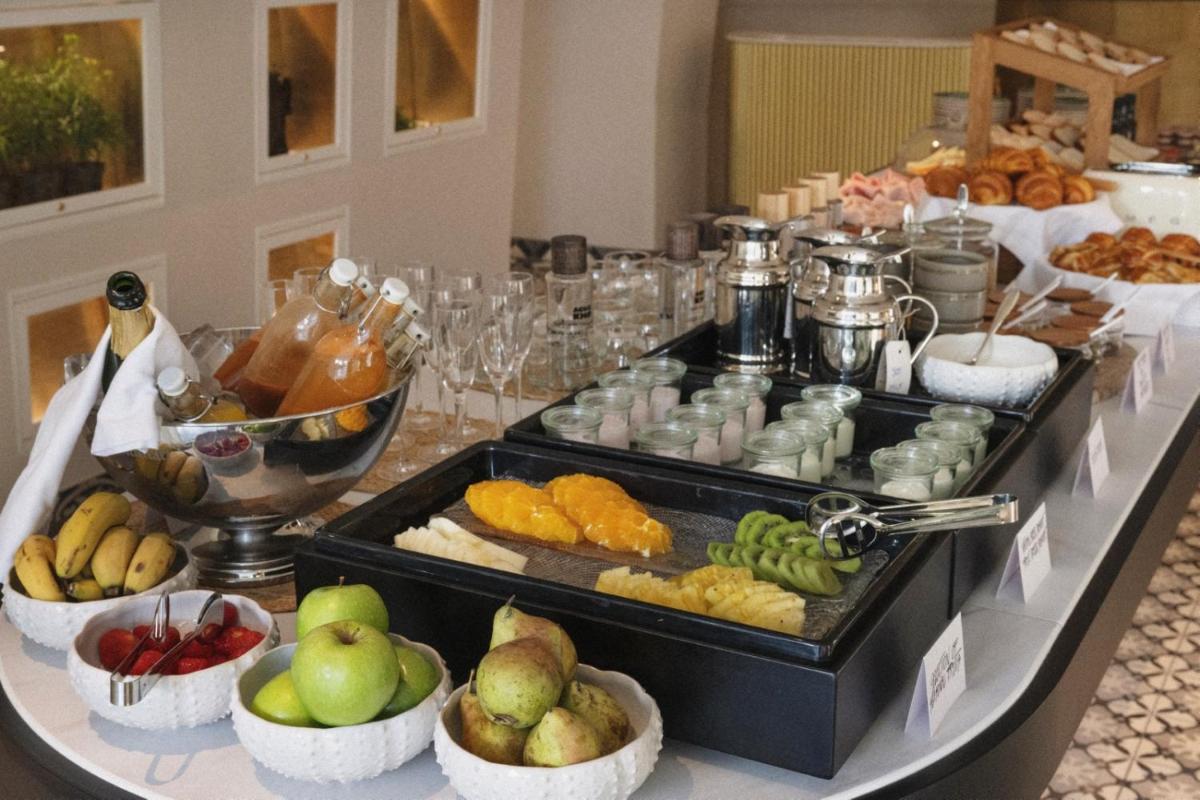 Comida en o cerca de este hotel