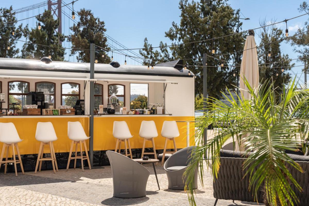 Um restaurante ou outro lugar para comer em Hyatt Regency Lisbon