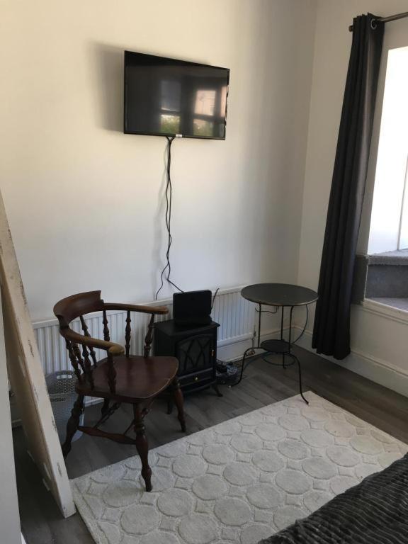 2 room Flat central Swansea - Housity