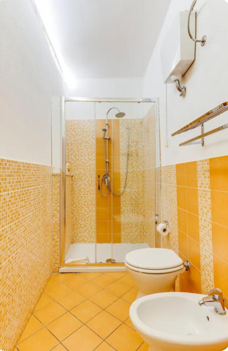 Ada's guest house - Housity
