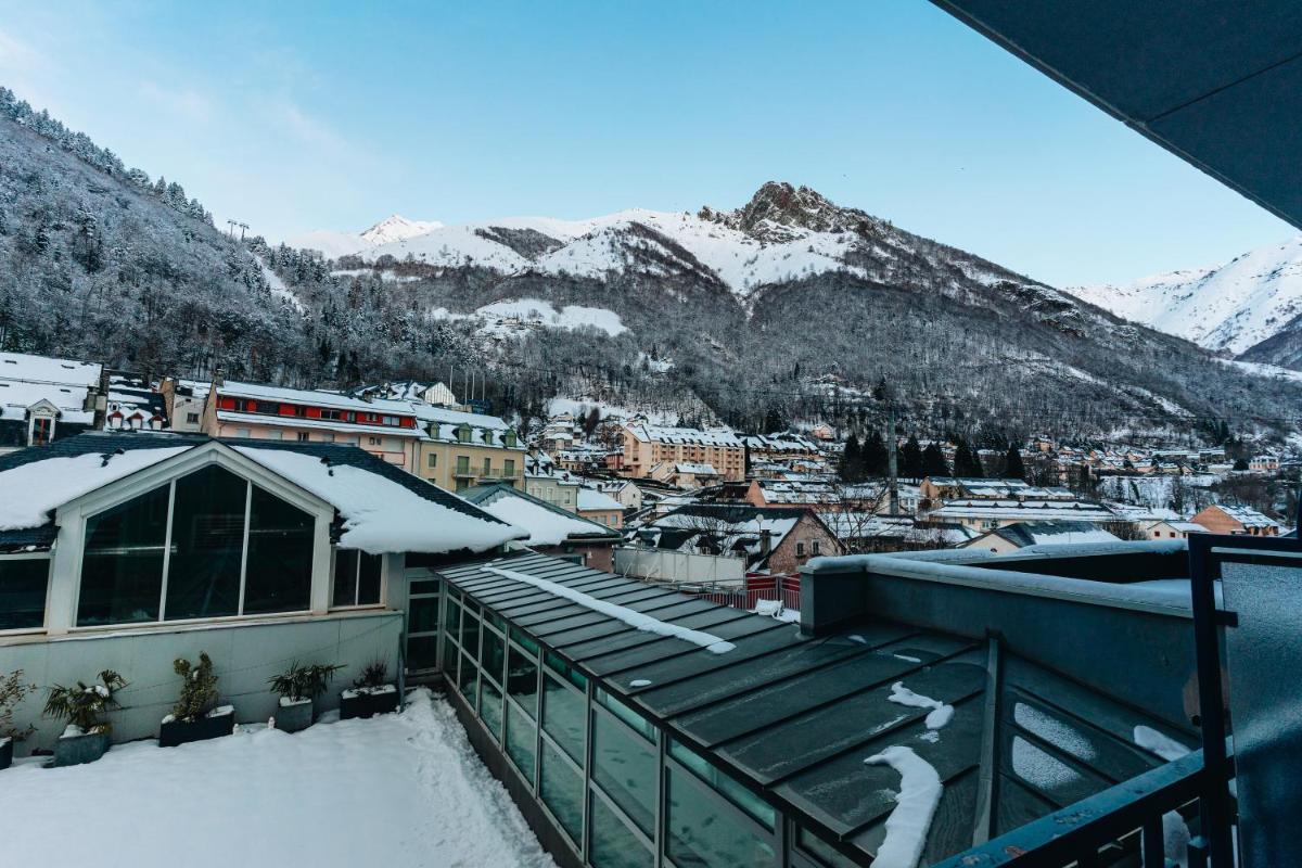 Vue générale sur la montagne ou vue sur la montagne depuis l'appart'hôtel