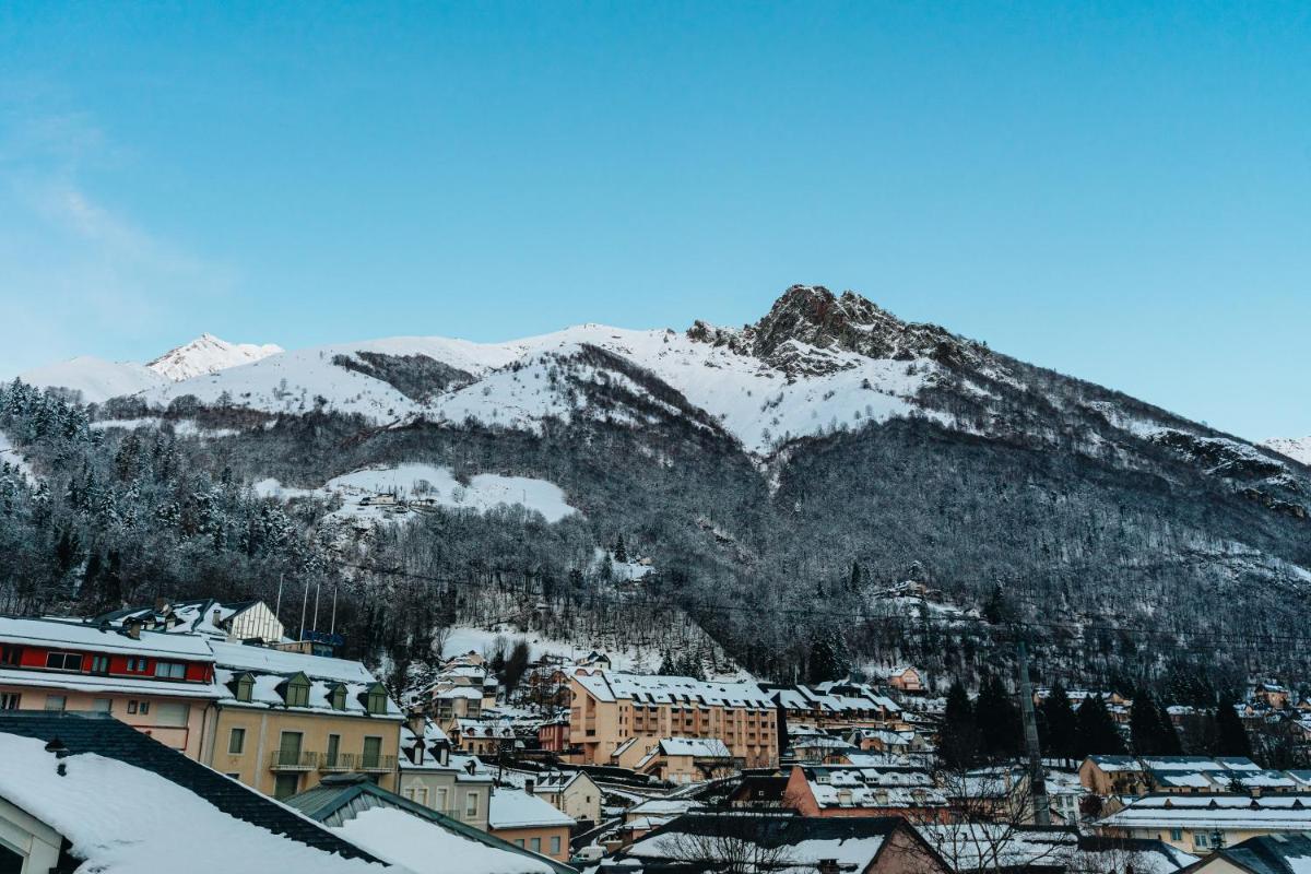 Vue générale sur la montagne ou vue sur la montagne depuis l'appart'hôtel