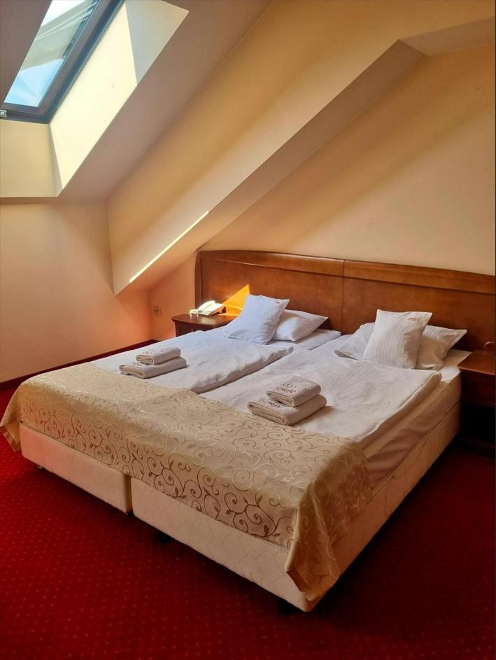 Hotel Rytwiany - Housity