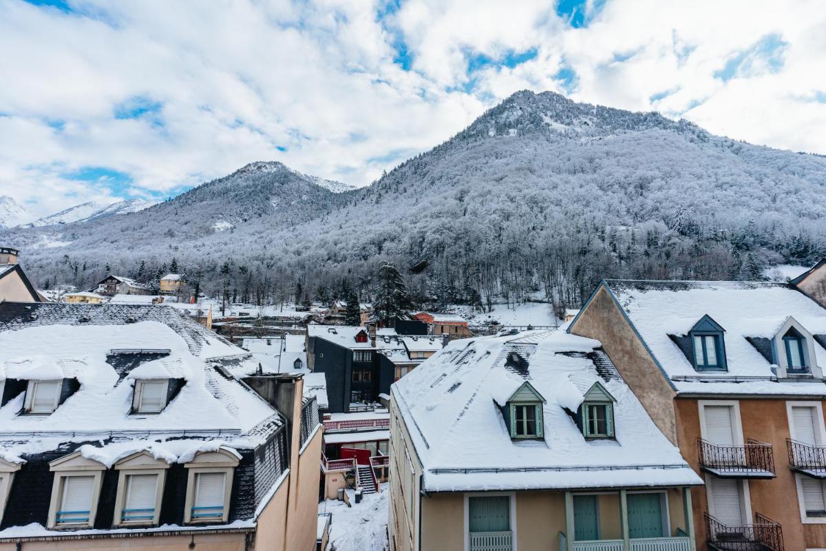 Vue générale sur la montagne ou vue sur la montagne depuis l'appart'hôtel