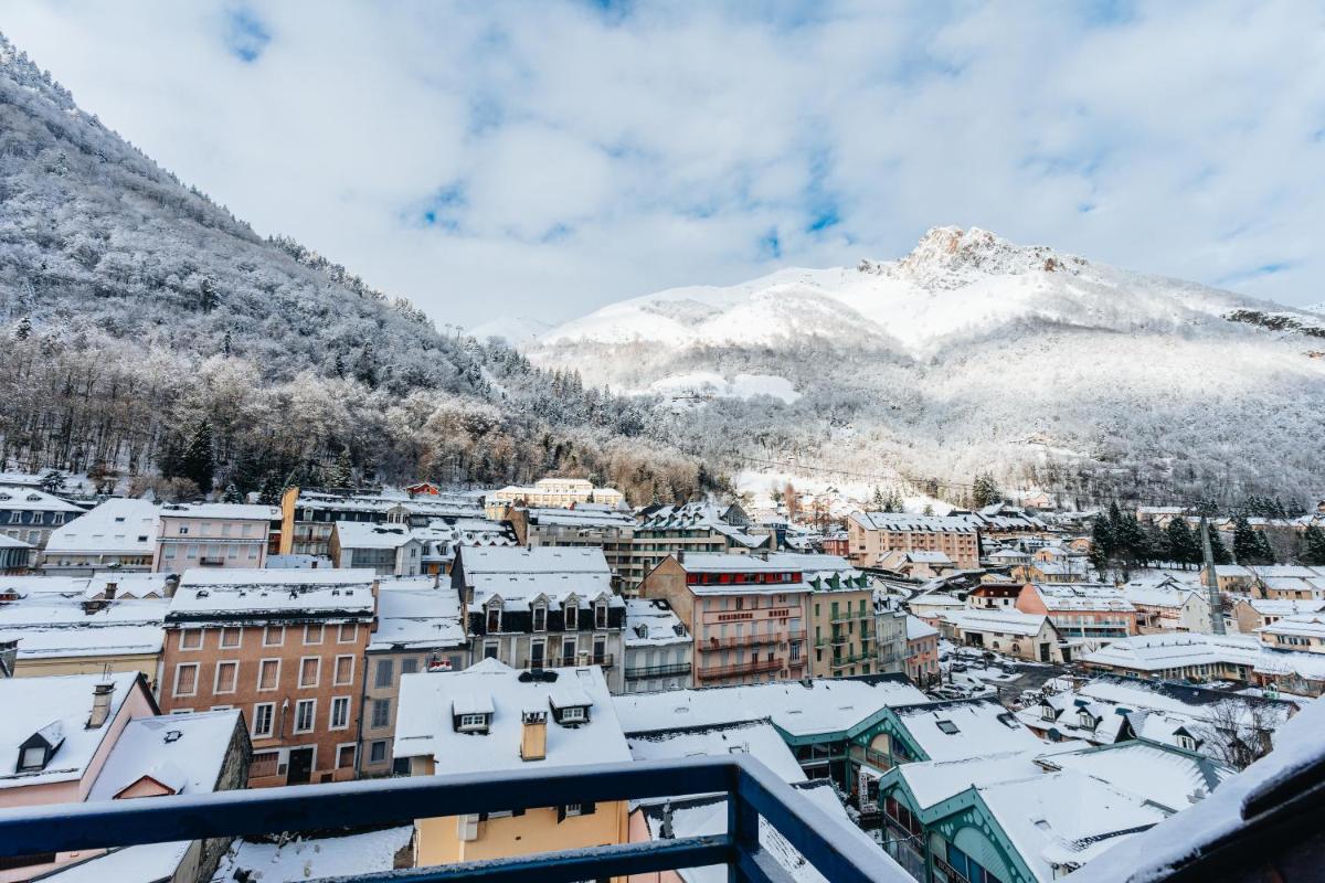 Vue générale sur la montagne ou vue sur la montagne depuis l'appart'hôtel