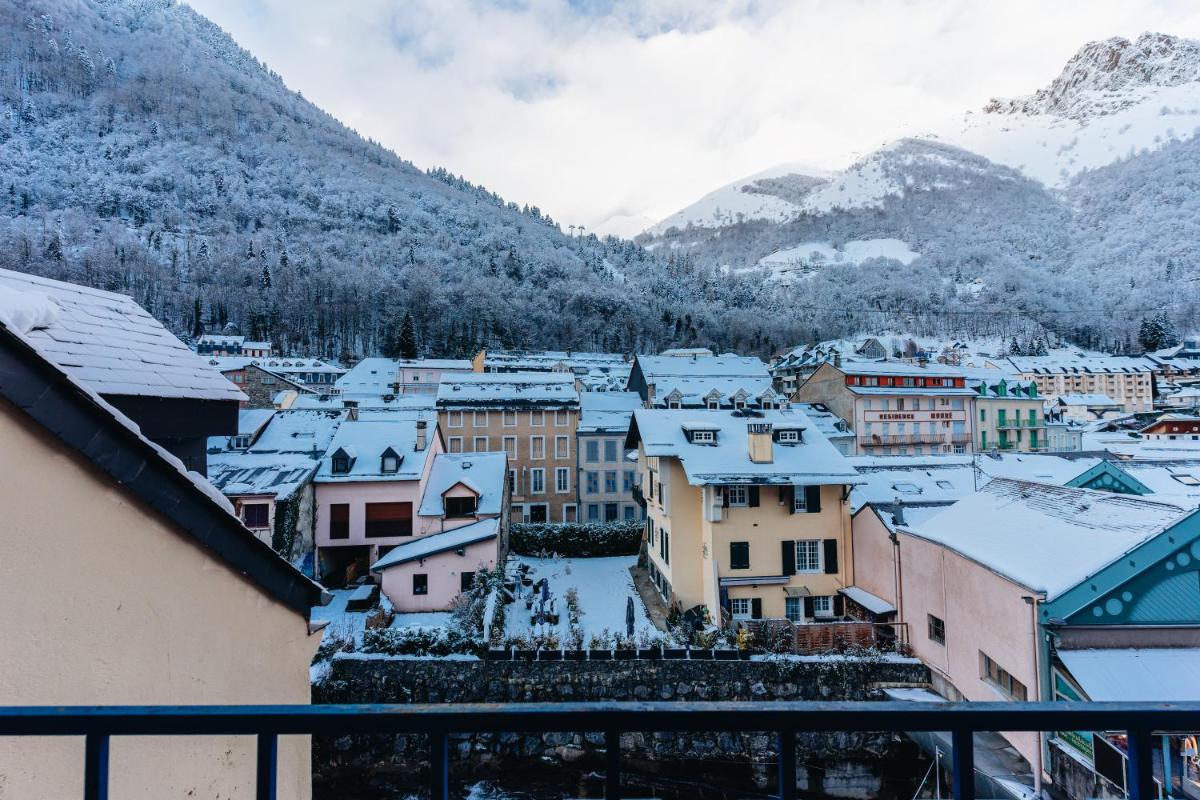 Vue générale sur la montagne ou vue sur la montagne depuis l'appart'hôtel